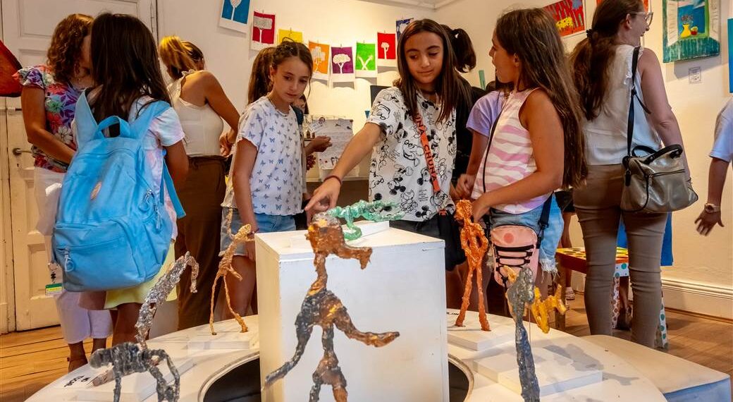 Ya está abierta a la comunidad la muestra “Universo Propio” en Tono Local