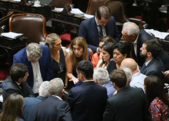 La ley ómnibus a foja cero: se cayó el dictamen y la votación ya no sirve