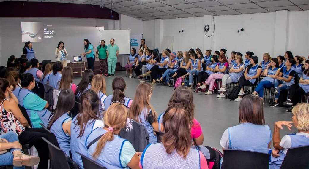 Nueva capacitación para docentes y auxiliares de los Jardines Maternales