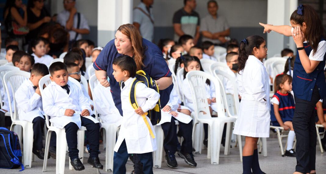 La canasta escolar cuesta un 450% más que el año pasado, según un relevamiento de la Defensoría bonaerense