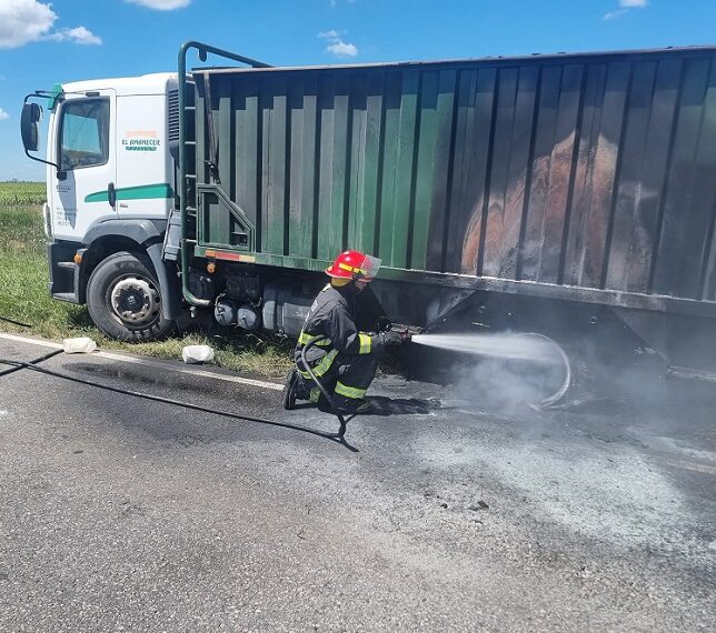 Se incendió un camión sobre Ruta 188