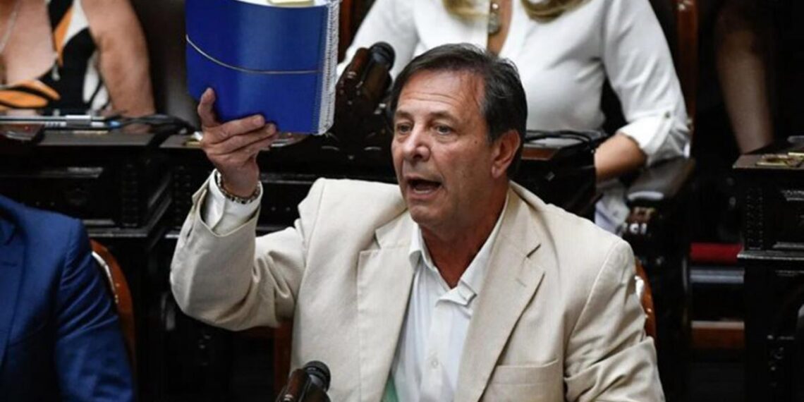 El oficialismo dividirá en “tres o cuatro” la ley ómnibus
