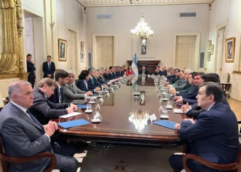 El Gobierno da “por muerta” la Ley Ómnibus y apuesta a que los gobernadores paguen ‘los costos’