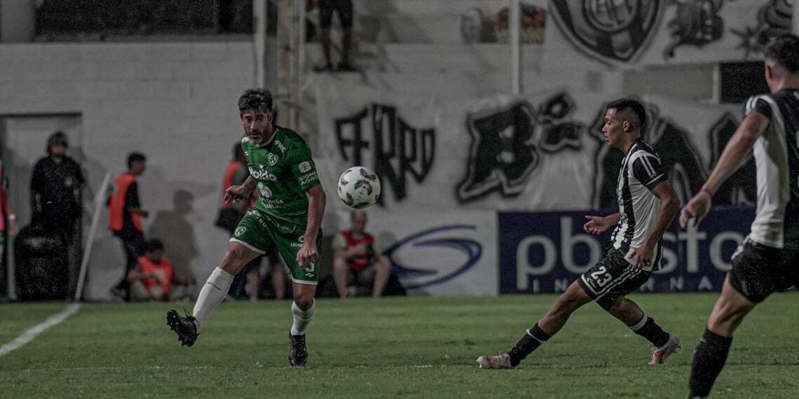 Sarmiento, urgido de un triunfo, recibe a Lanús