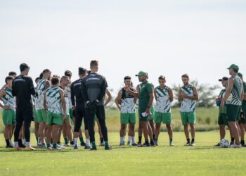 A la espera del nuevo DT de Sarmiento, Funes define el once titular