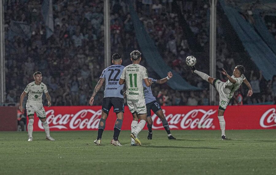 Sarmiento fue goleado en Córdoba por Belgrano