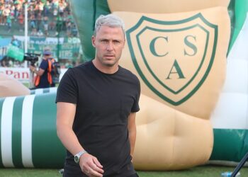Sarmiento acelera la vuelta del entrenador Israel Damonte
