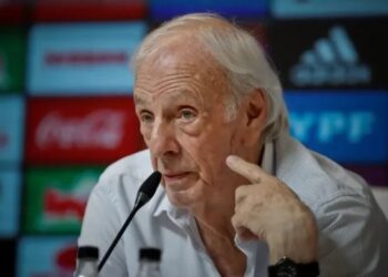 Menotti: “Privatizar un club es como robarle la plata a un trabajador”
