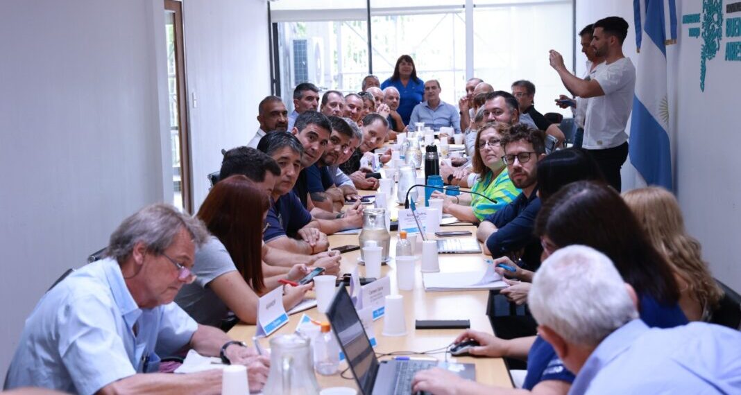 Paritarias: la Provincia recibe a los gremios para discutir salarios