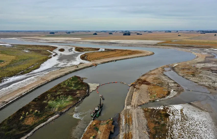¿Peligran las obras en el Río Salado? Alerta por un fondo que quiere eliminar Milei