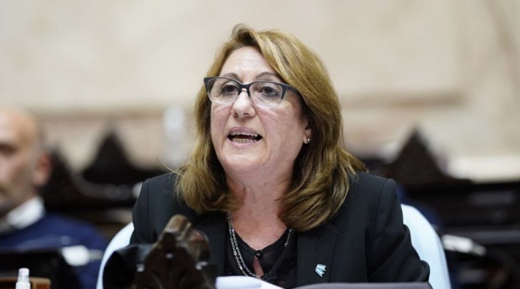 Diputados reclaman que el Gobierno informe quién está detrás de la cuenta «Oficina del Presidente»