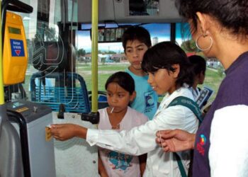 Los estudiantes deberán renovar el beneficio de la SUBE