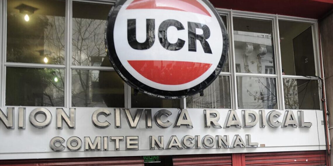 La UCR llamó a «respetar las instituciones» y «evitar los señalamientos y la división»