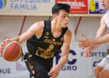 Ciclista juega su último partido como local de la fase regular