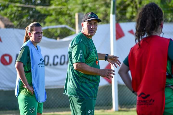 El plantel femenino de Sarmiento se prepara para el inicio del torneo