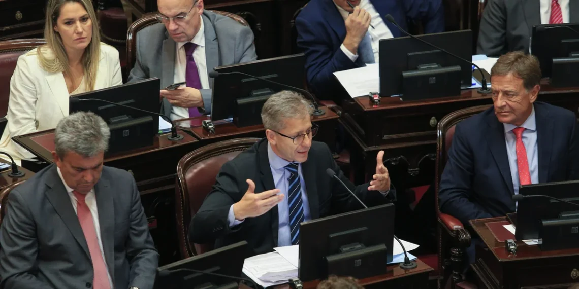 Gobernadores radicales tomaron distancia de Martín Lousteau