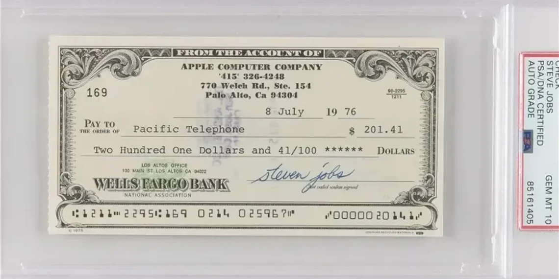 Este cheque firmado por Steve Jobs podría batir todos los récords en una subasta