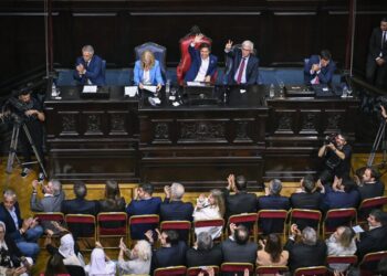 Kicillof a Milei: «Deje de extorsionar a los gobernadores para que aprueben leyes»