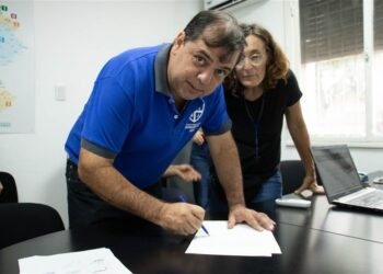 Firma de acuerdos paritarios con gremios municipales
