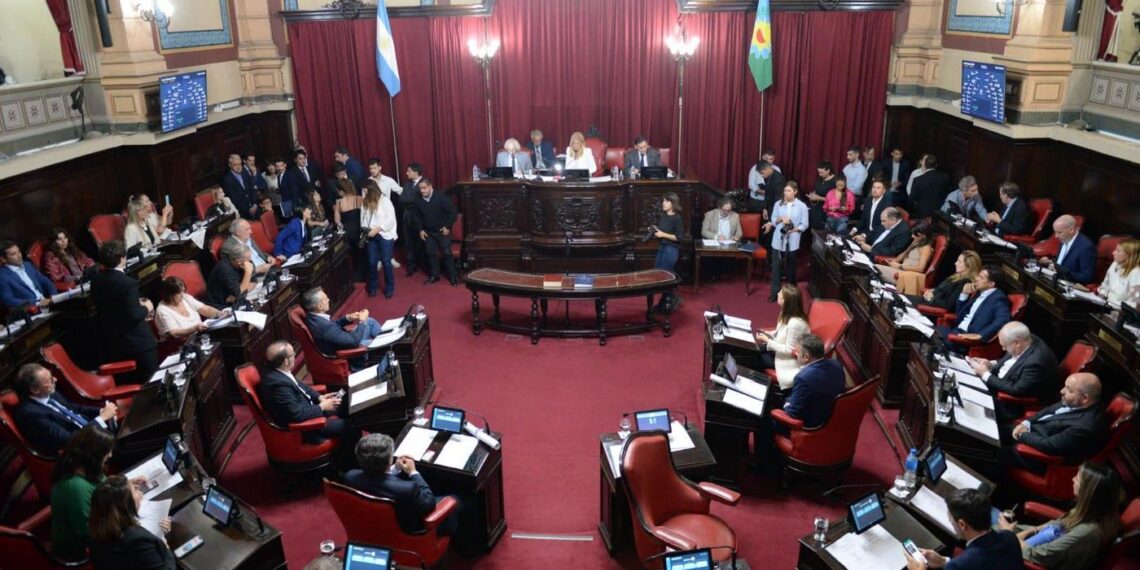 El Senado bonaerense declaró personalidad destacada a Taty Almeida y definió nuevas autoridades