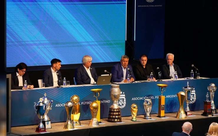 Tapia convocó a una reunión de Comité Ejecutivo de la Liga