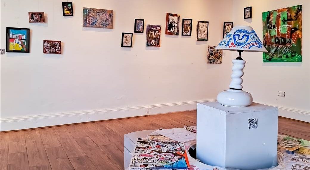 Invitan a participar de una actividad  en la Galería de Arte Tono Local