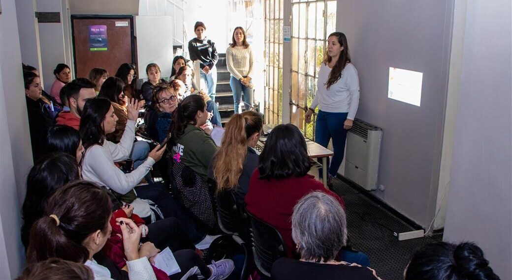 Taller de educación financiera destinado a hombres y mujeres de nuestra ciudad