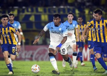 Copa Sudamericana: buen inicio de Racing en Paraguay