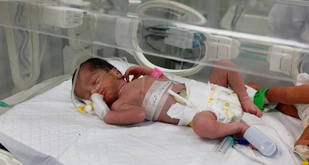 Milagro: salvaron a una beba que sacaron del vientre de su madre muerta