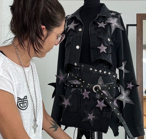 Empezó hace 20 años con el diseño de indumentaria y llegó a trabajar para Tinelli y para ‘Karina’