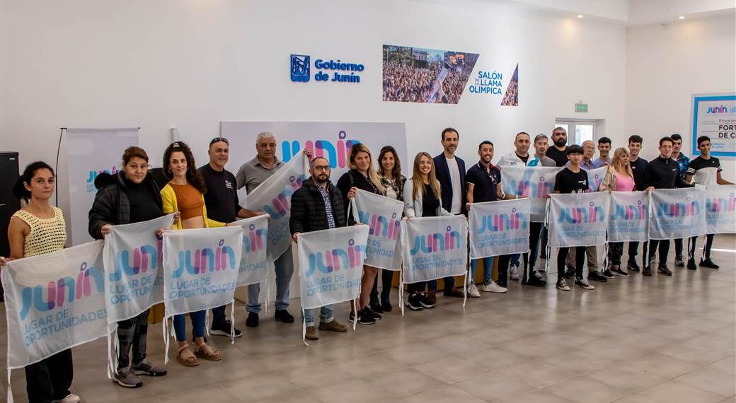 Becas deportivas y fortalecimiento de clubes
