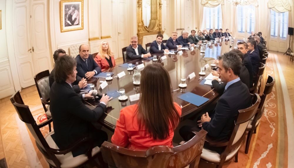 El Gobierno: apuesta a avanzar en las negociaciones por la Ley Ómnibus y el DNU
