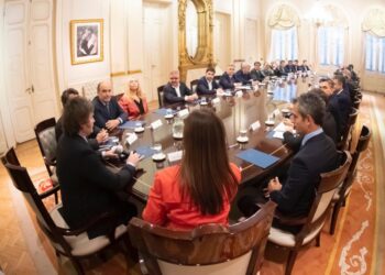 El Gobierno: apuesta a avanzar en las negociaciones por la Ley Ómnibus y el DNU