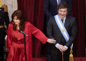 Milei: Cristina “sigue abrazada a un modelo que destrozó a la Argentina”