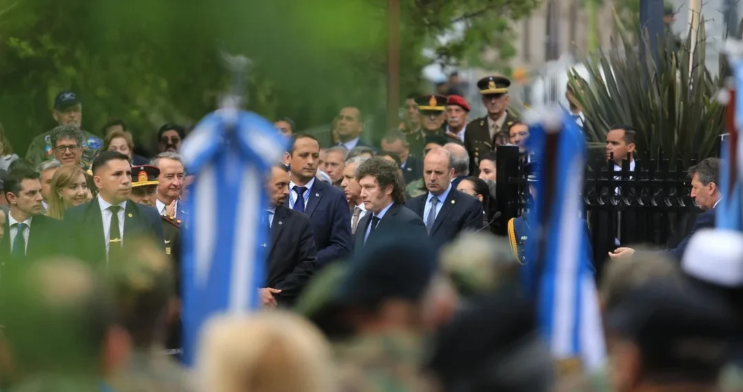 Milei encabezó el acto por la Guerra de Malvinas y pidió inaugurar «una nueva era de reconciliación con las Fuerzas Armadas»