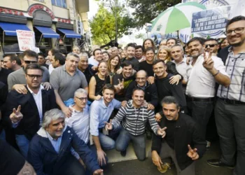 El Gobernador va al acto de Cristina y se muestra con Ferraresi y Secco