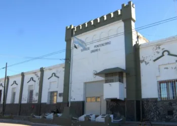 Penitenciario condenado por  intentar ingresar droga a un penal
