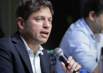Kicillof: “Milei le robó plata al pueblo  de la provincia de Buenos Aires”