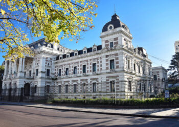 Provincia reprogramó las paritarias con docentes, estatales y judiciales