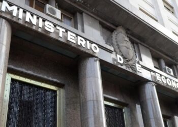 Las transferencias no automáticas a provincias cayeron 82% en marzo