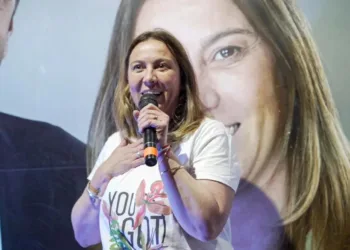 Arata: “Es preocupante que se avance  sobre los derechos de los trabajadores”