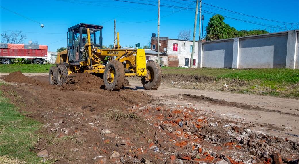 Intensos trabajos para recuperar la transitabilidad en calles afectadas por las lluvias