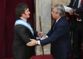 Alberto Fernández pidió a Milei que promueva «el cese del fuego y abogue por la paz» entre Israel e Irán