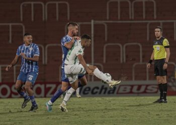 Sarmiento desaprovechó las ocasiones que tuvo y cayó en Mendoza