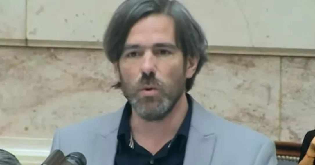 Reforma laboral: Del Caño cuestionó “el regalito” que el oficialismo le hará a los trabajadores