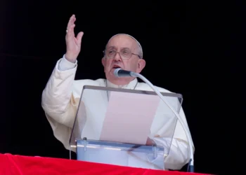 Papa Francisco: «No más guerra, no más atentados, no más violencia, sí al diálogo y sí a la paz»