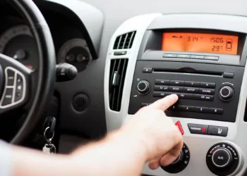 ¿Por qué cada vez más autos no traen radio?