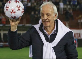 Menotti permanece internado y continúa la preocupación por su estado de salud