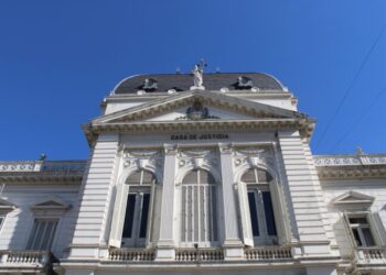 Promulgan leyes que crean juzgados y salas judiciales en distritos bonaerenses