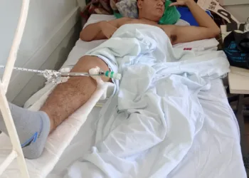 Piden colaboración para un joven que necesita un set ortopédico